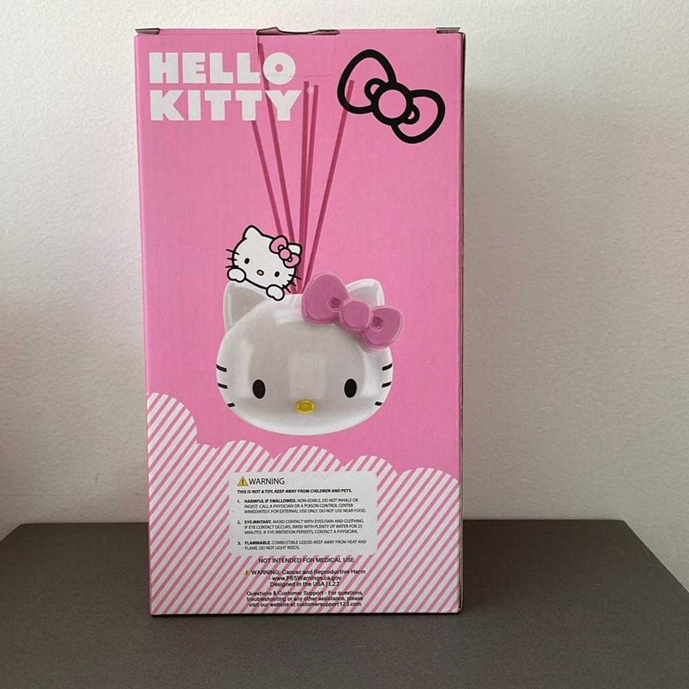 Sanrio Hello Kitty Ceramic Reed Diffuser - Picture 4 of 5